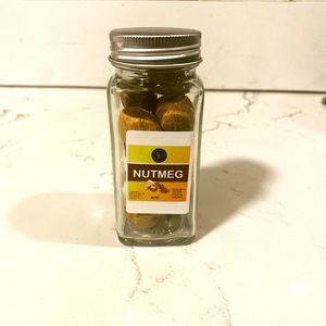 Organic whole Nutmeg